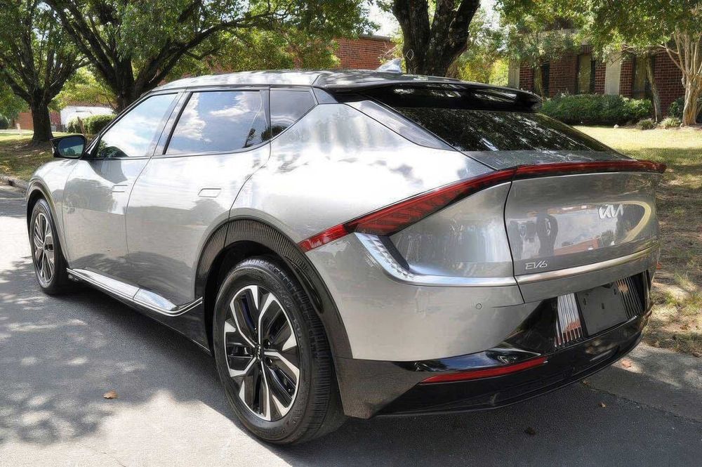 Kia EV6 Wind      2022