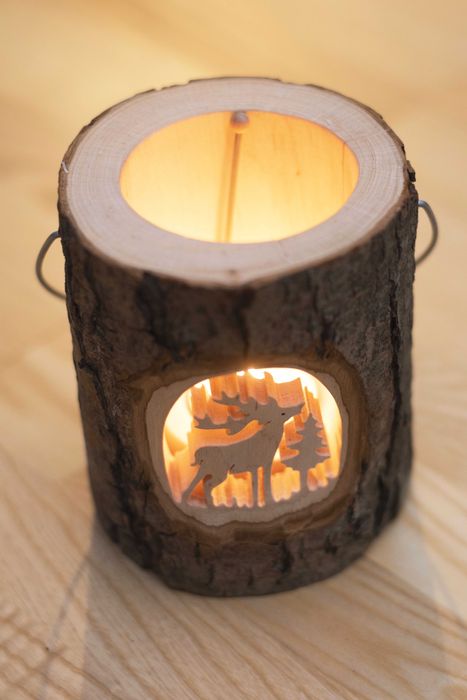 Lampion (świecznik) drewniany z motywem jelenia lub sowy