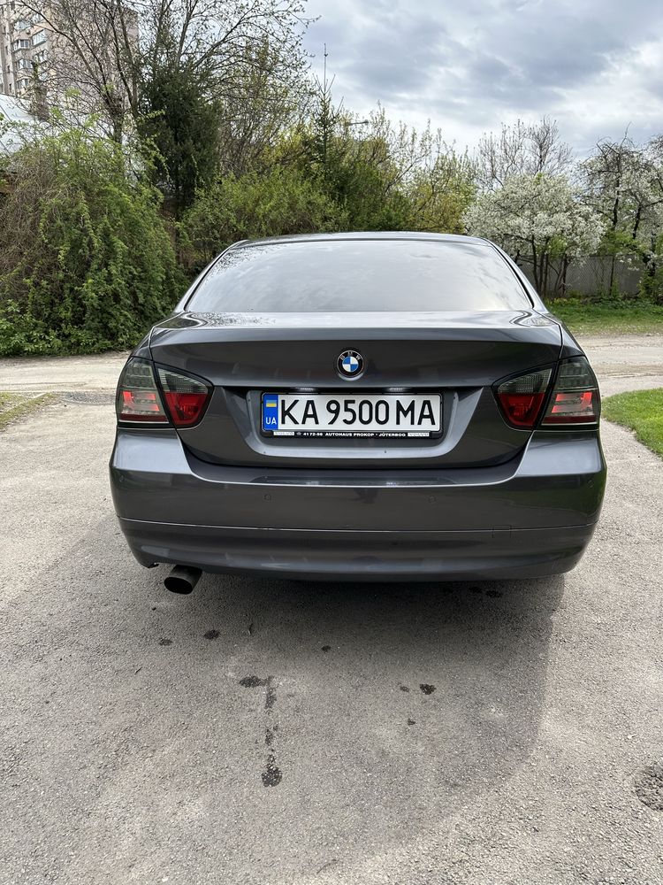 BMW E90 2006 року 2.0 бензин