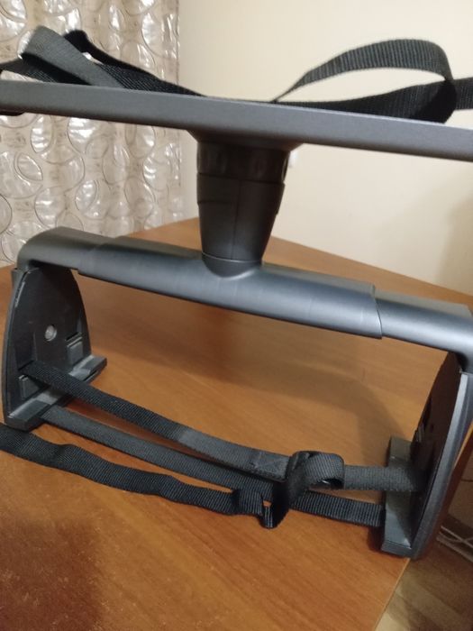 Кронштейн під телевізор.