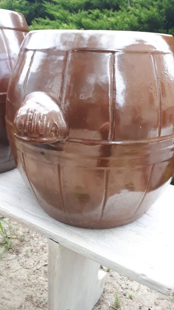 Stare gliniane beczki, buncloki kamionkoweBochnia