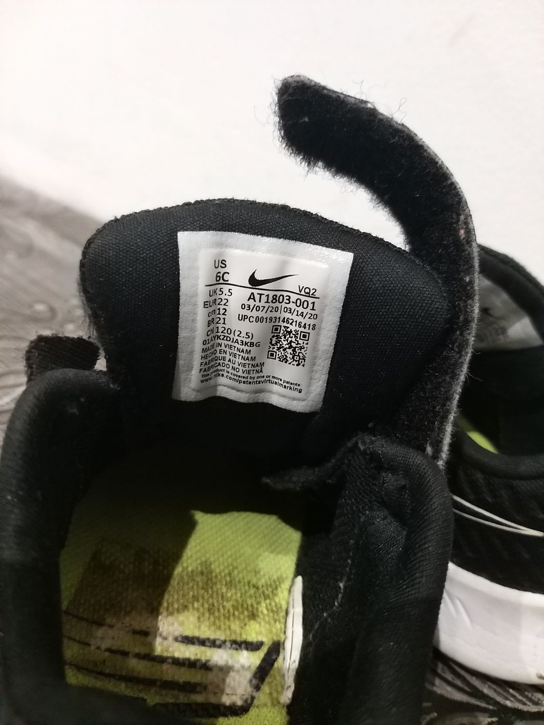 Buciki adidasy czarne Nike Star Runner 22