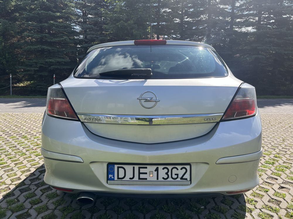 Opel Astra H GTC