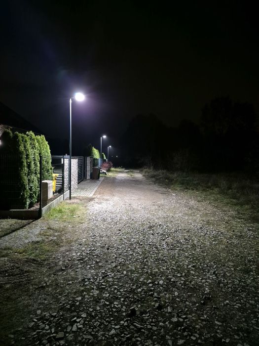 Latarnia SAMSUNG oswietlenie uliczne osiedla apartamenty parkingi