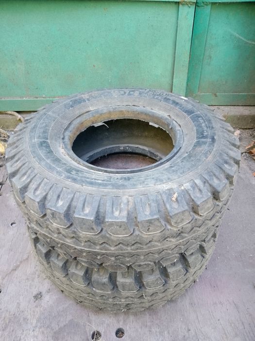 Резина на навантажувач 18*7-8