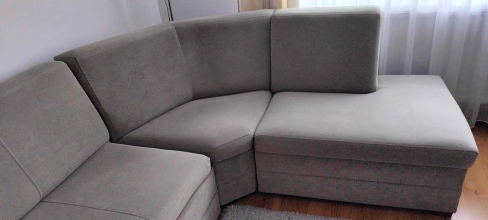 Kanapa narożna plus fotel do sprzedania w dobrym stanie