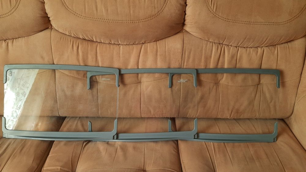 Полки стеклянные для холодильника. Стекла каленные 1.83×32×6.