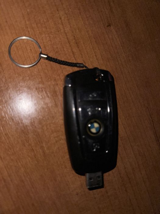 PenDrive (16GB) a imitar chave da BMW