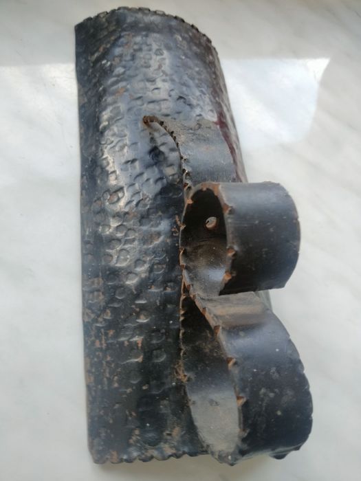 Kuta ozdoba na ścianę z epoki PRL-u