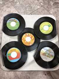 Cadernos feitos com discos de vinil single