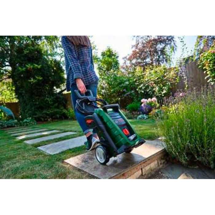 Очисник високого тиску ( Очиститель )Bosch UniversalAquatak 135