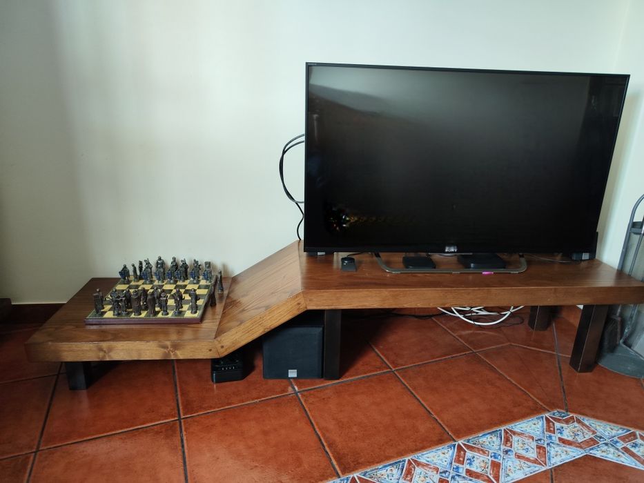 Móvel TV ou decorativo madeira maciça