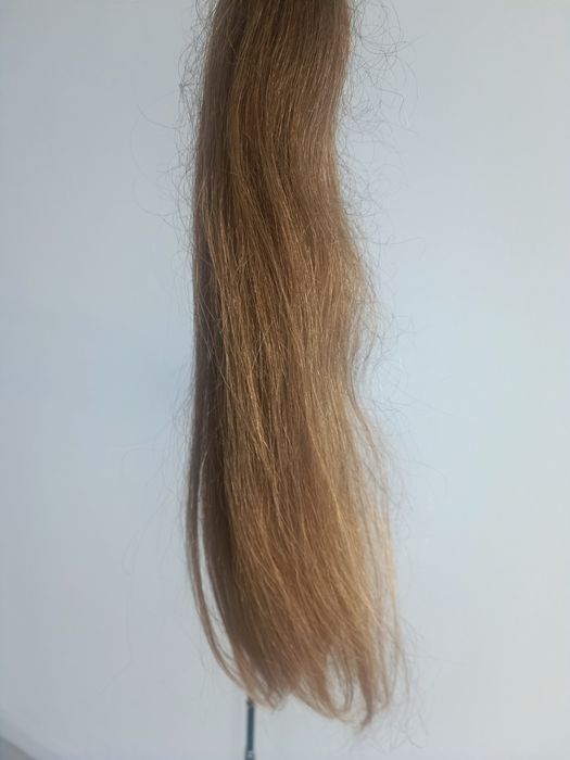 Włosy dziewcze nigdy nie farbowane 40 cm  6/7 ciemny blond złote
