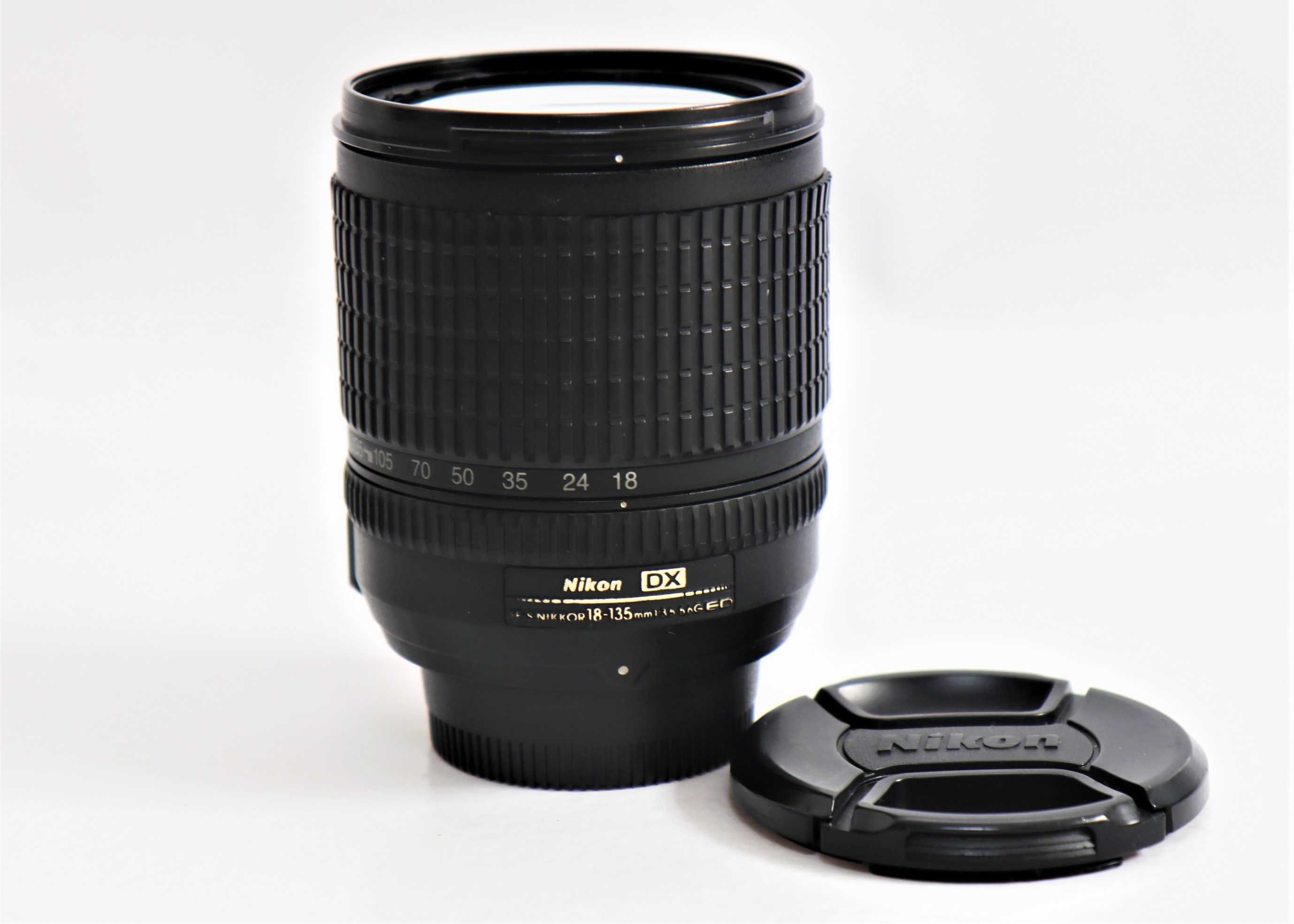 Lente Nikon 18-135mm SEM AUTOFOCUS