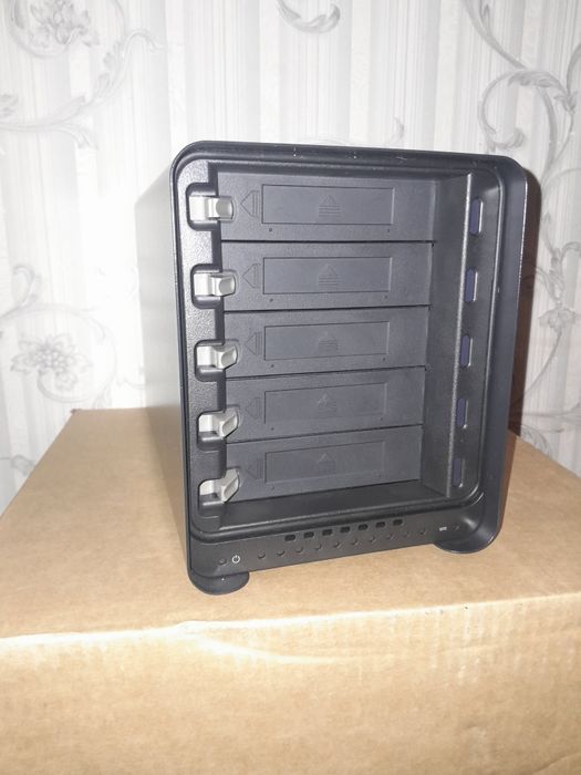 Сетевое хранилище Nas Drobo 5N
