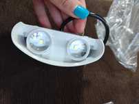 Lampa świecąca z dwóch stron