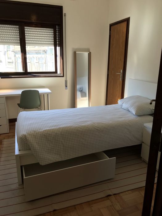 Quarto Individual no Campo Lindo