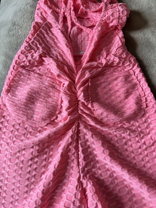 Комбинезон для фитнеса розовый размер С-М