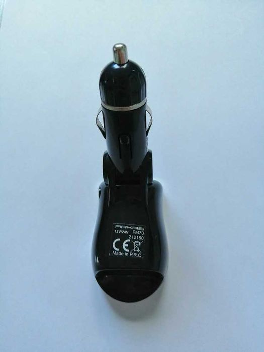 Transmiter FM Arkas FM70. Nadajnik FM do samochodu.