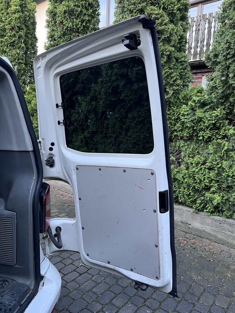 Volkswagen t5 transporter drzwi skrzydełka komplet