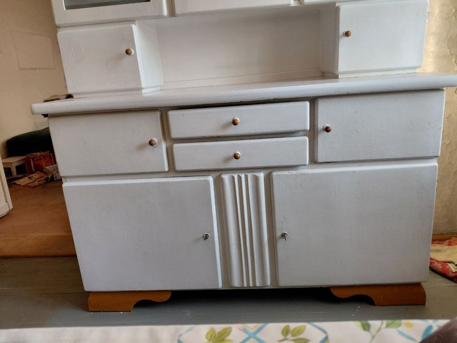 Sprzedam kredens  zabytkowy