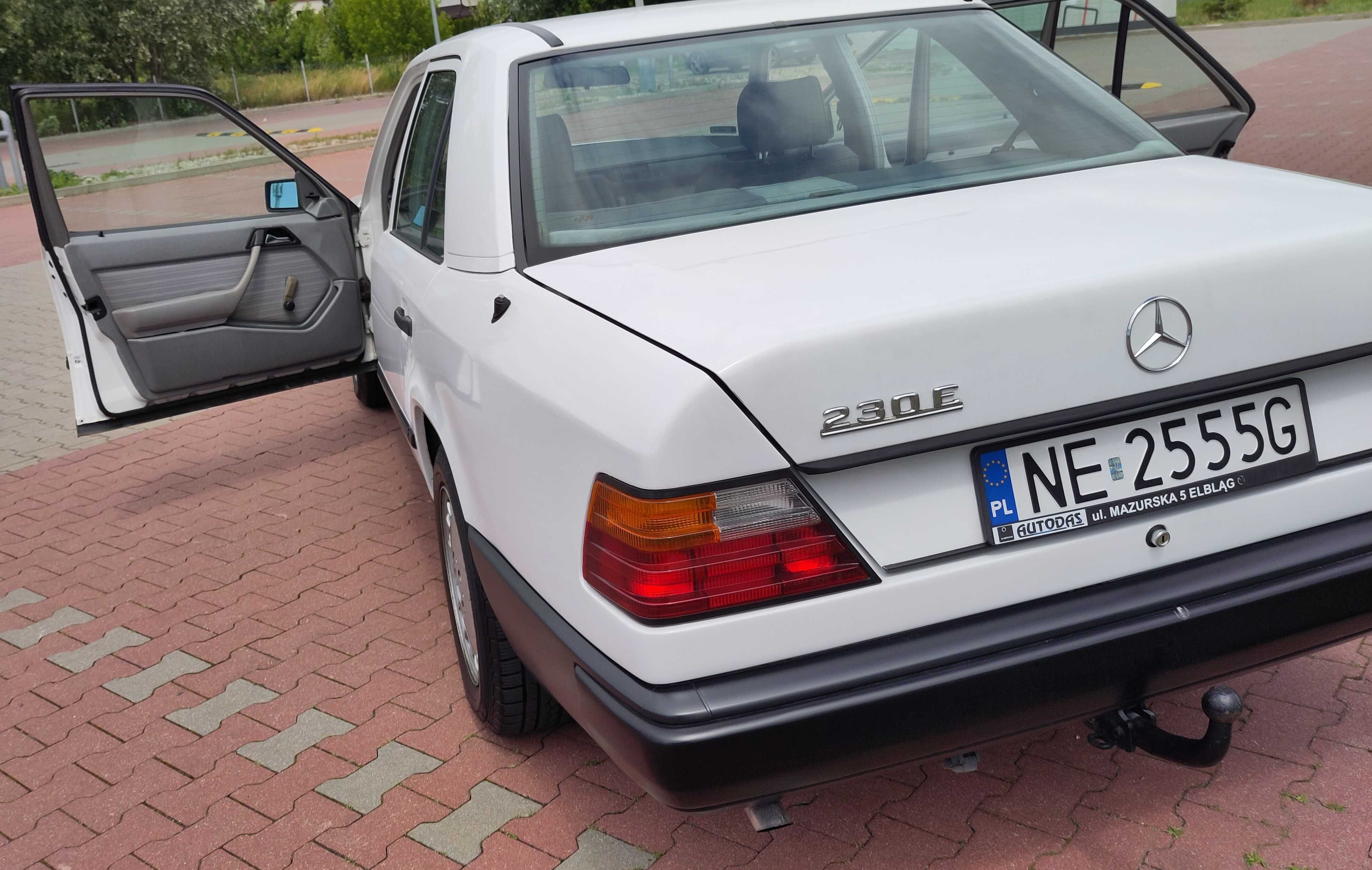 Wynajem klasycznego Mercedesa W124 (1988) na śluby i inne uroczystości
