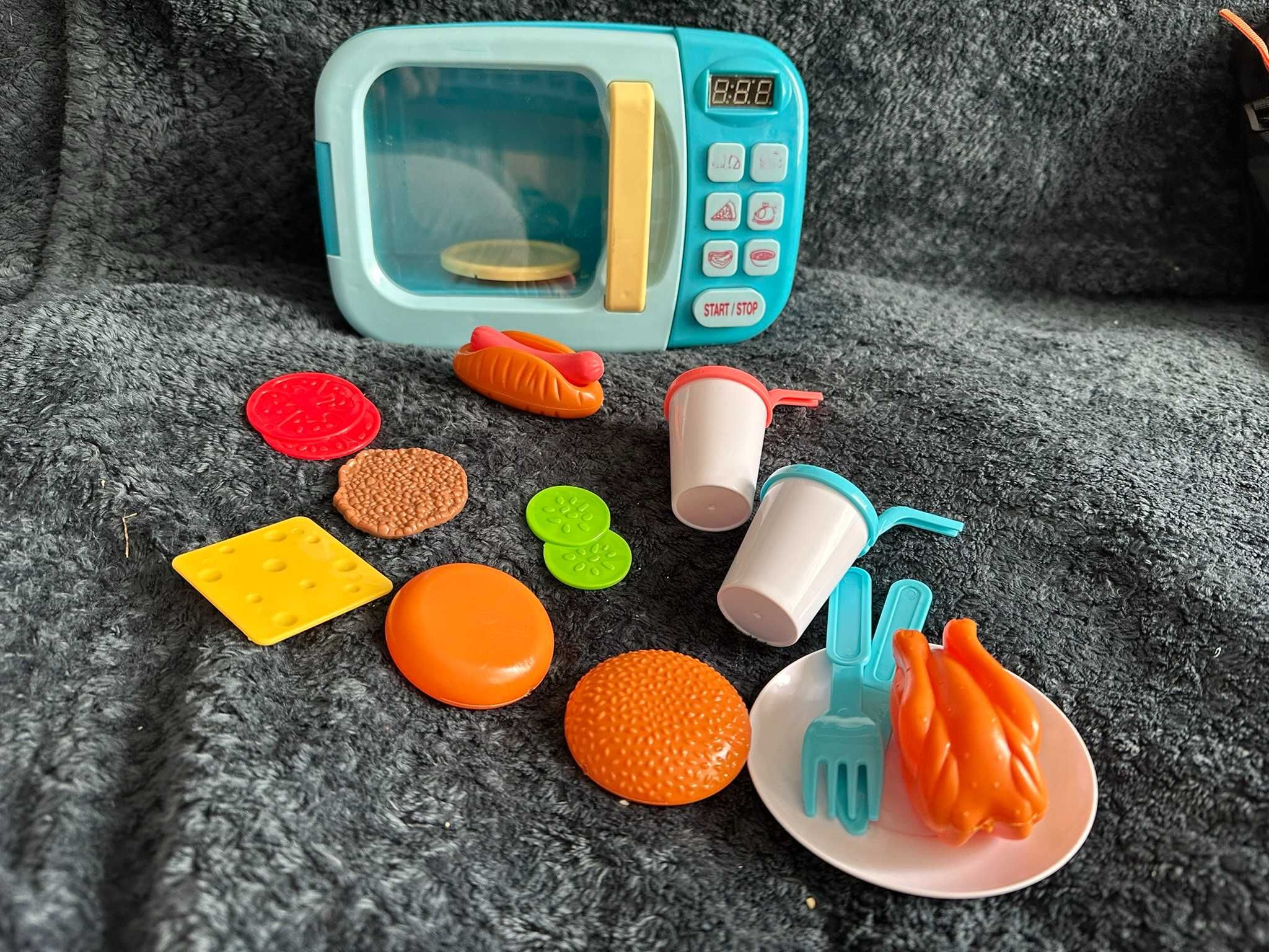 Elektroniczna kuchenka mikrofalowa niebieska + Elektryczna patelnia