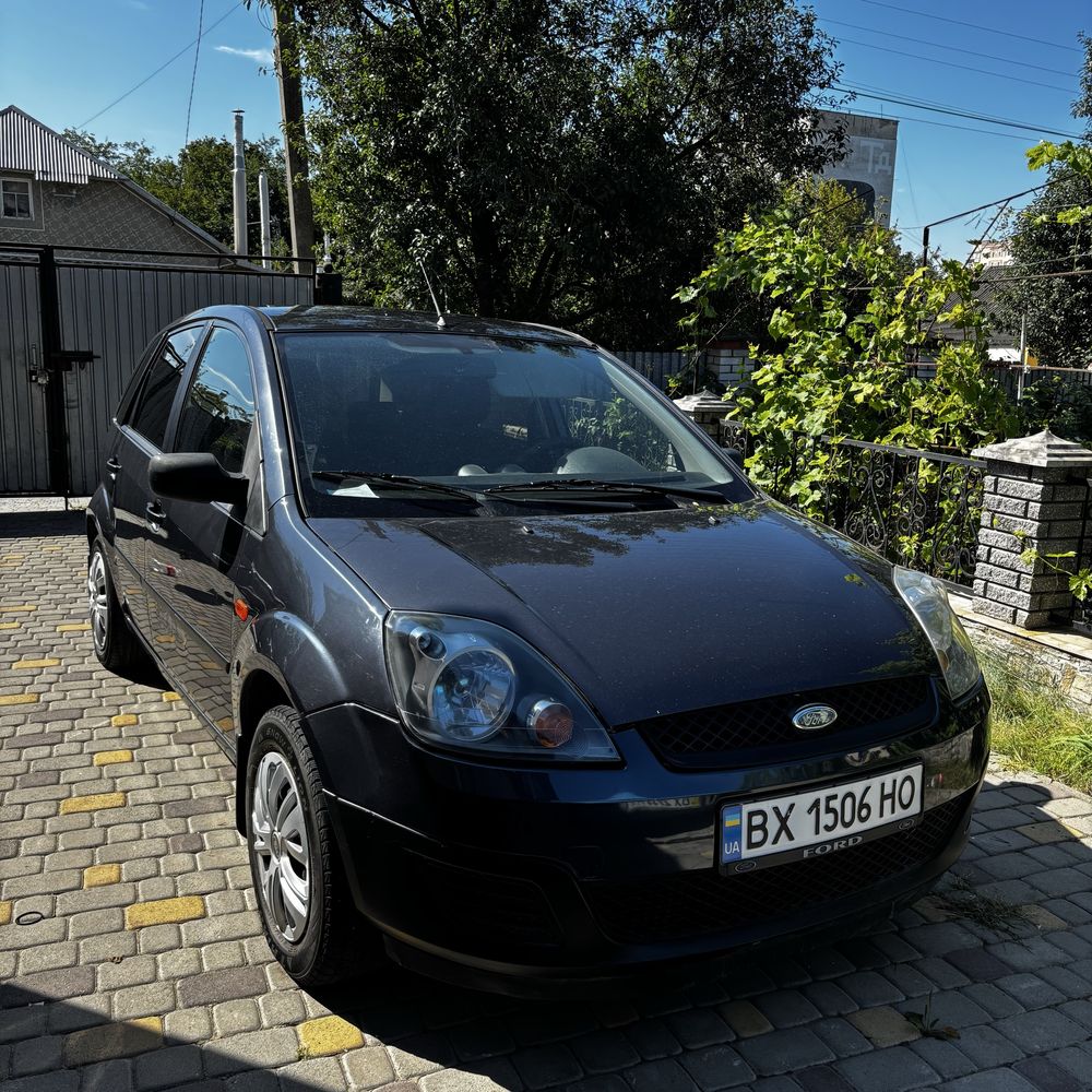Продам авто Ford Fiesta 2007 1.4 бензин автомат робот