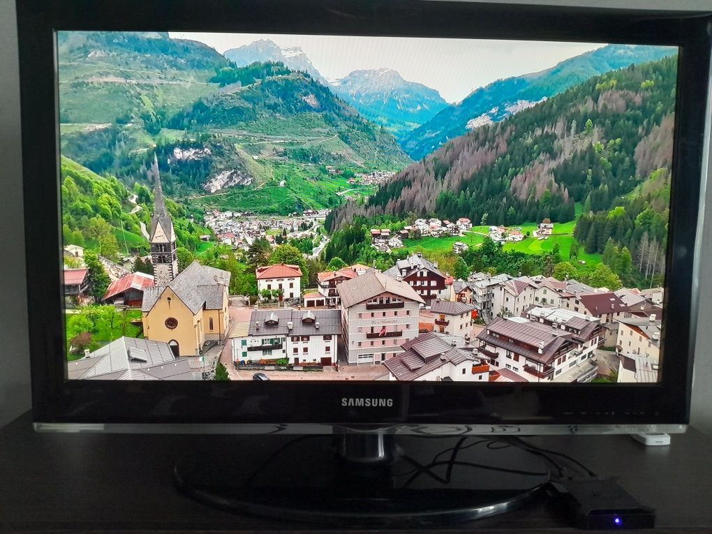 Телевизор Samsung 32"