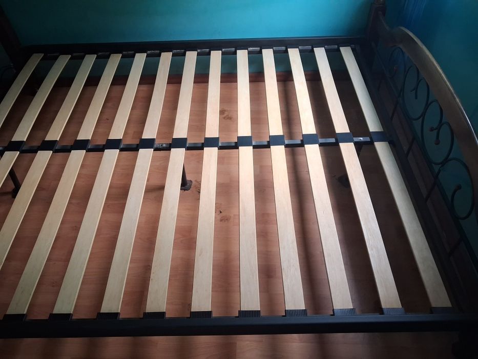 Лiжко 2х спальне з матрацом.