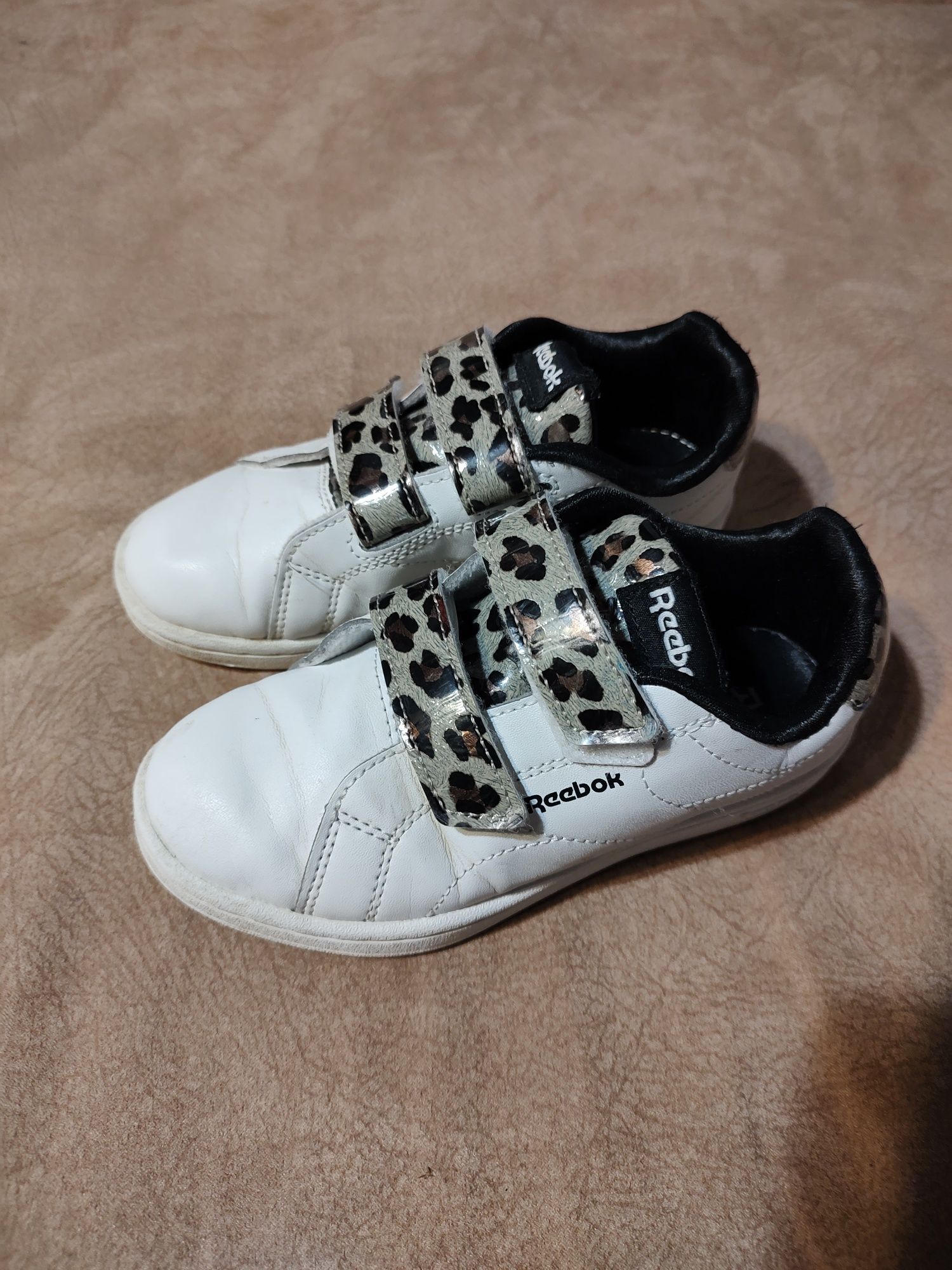 Białe buty Reebok