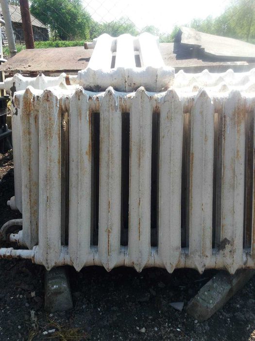 Батареї чавунні  продам