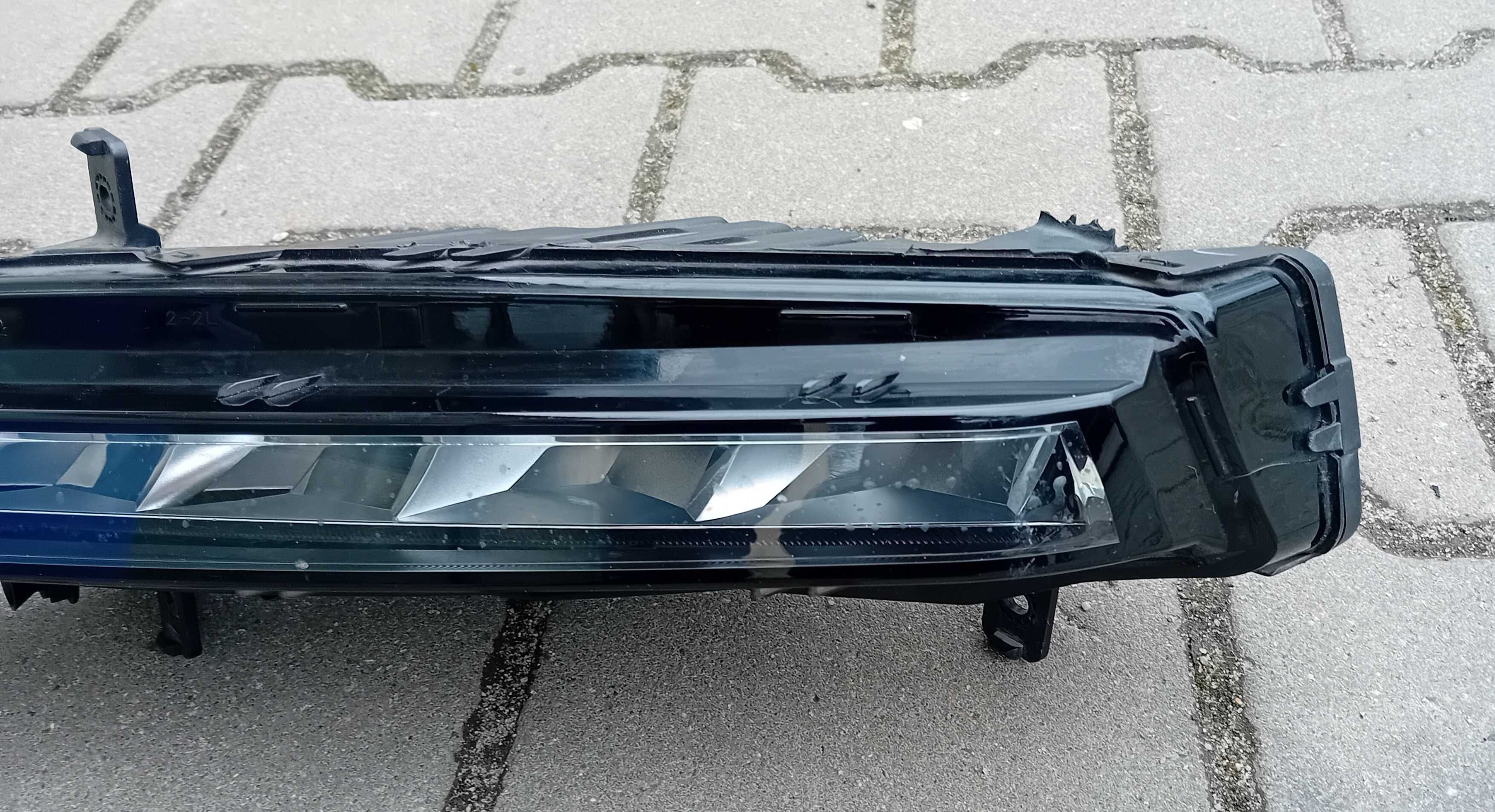 Skoda Superb III Lift Full Led halogen lewy.