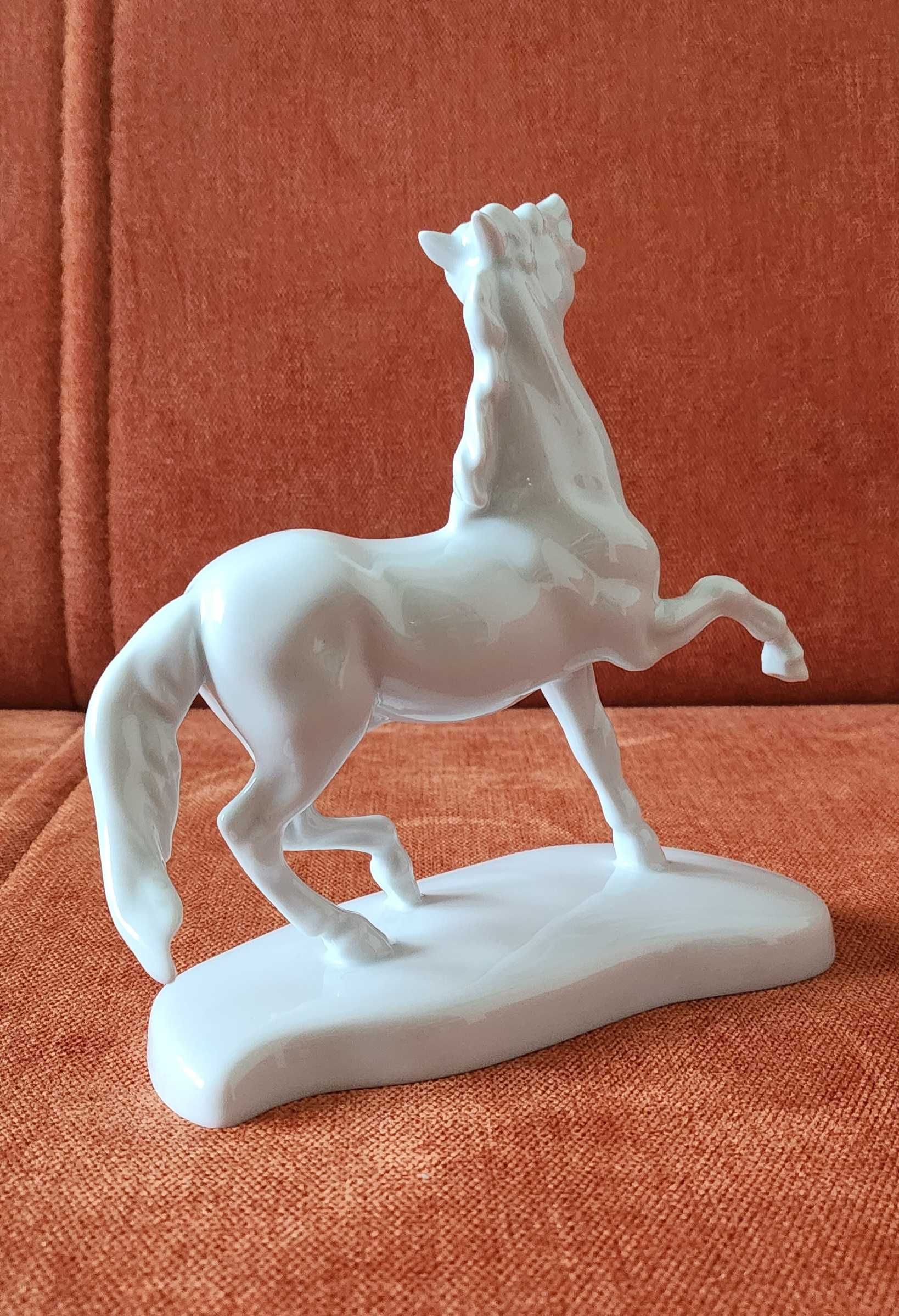 Porcelanowa figurka konia Herend