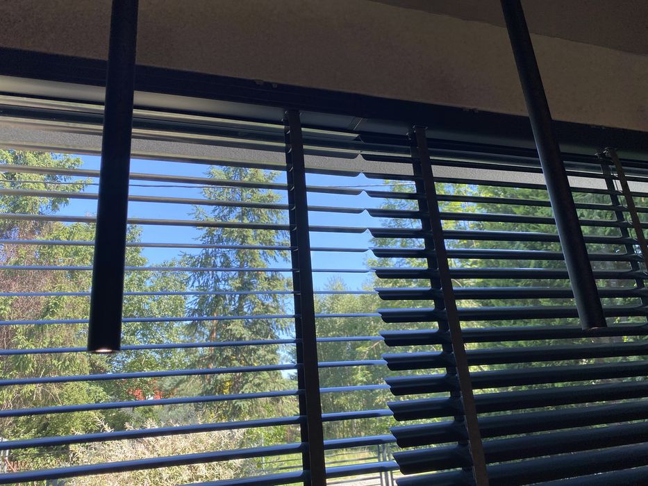 Żaluzja aluminiowa 50 mm   2 szt. x 1422x1100mm,