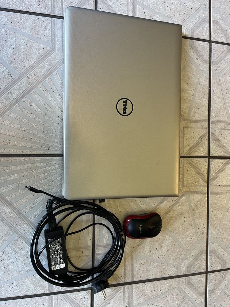 Dell Inspiron 17 5000 series