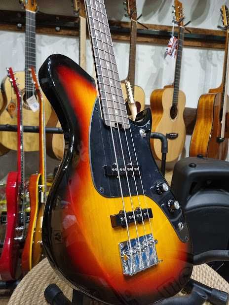 Aria Jet B gitara basowa 4str. ARIA Pro-II Jet-B 3TS Japan