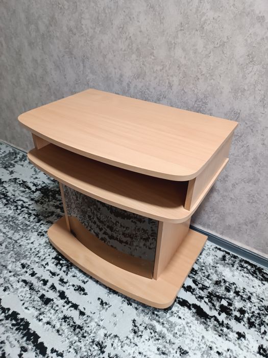 Тумбочка під телевізор.