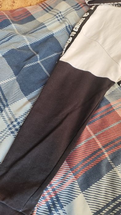 Biała bluza rozpinana z kapturem zip up graffiti