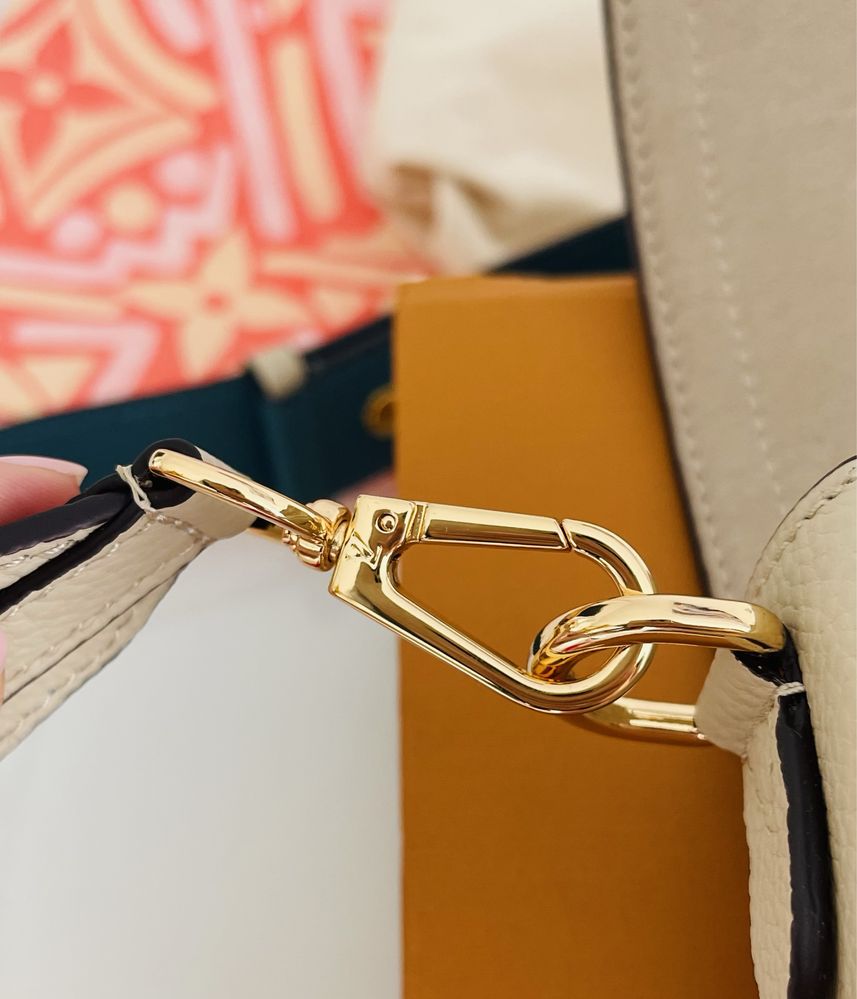 Сумка Louis Vuitton Lockme tender pochette metis літня