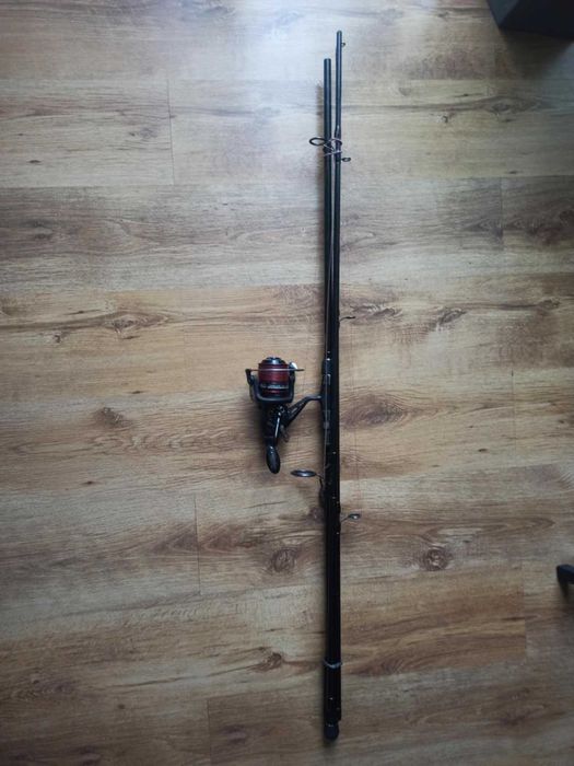 Wędka karpiowa z kołowrotkiem