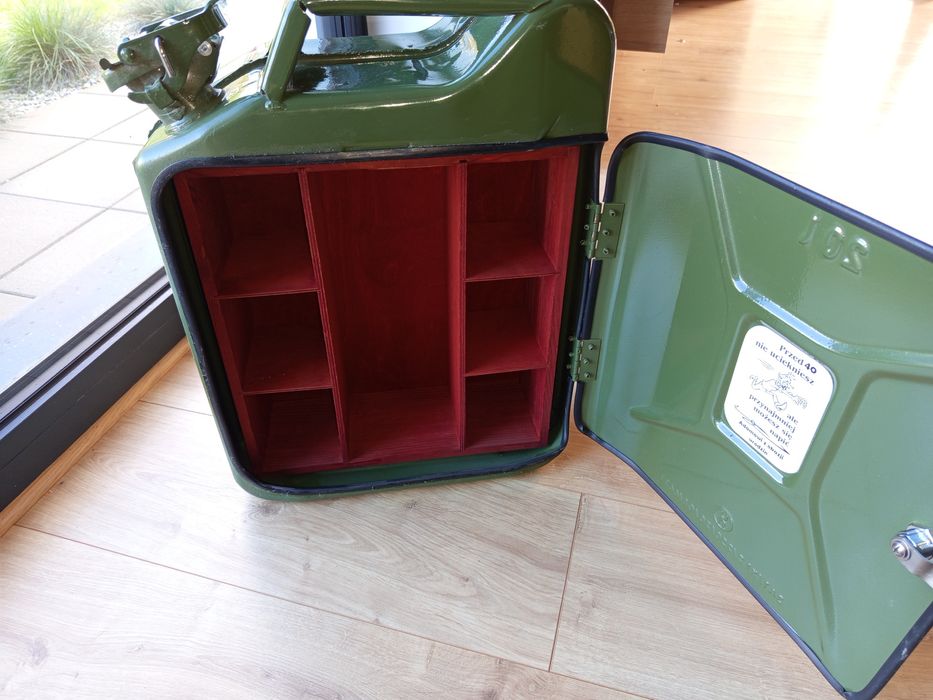 Kanister barek prezent