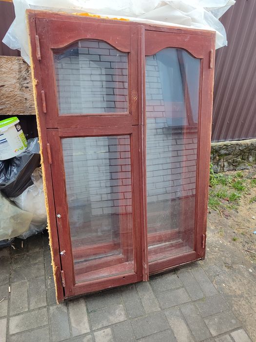 Вікна дерев'яні 96×138см 4 шт.Ціна за одне вікно.