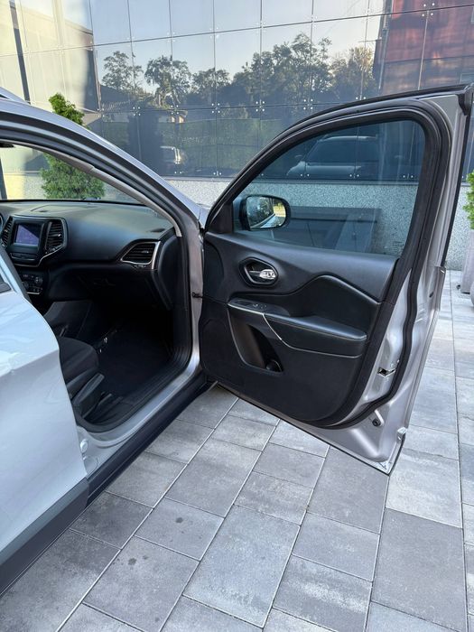 Jeep Cherokee KL 2020