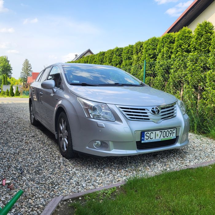 Toyota avensis 2.2 serwis ASO niski przebieg