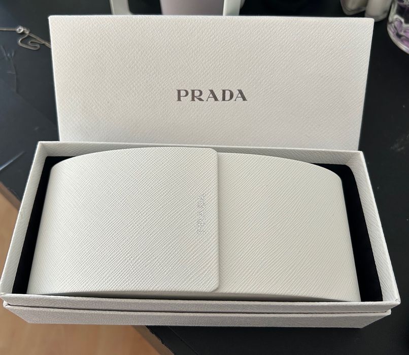 Óculos de Sol Prada OPR 17WS – Original, Como Novo