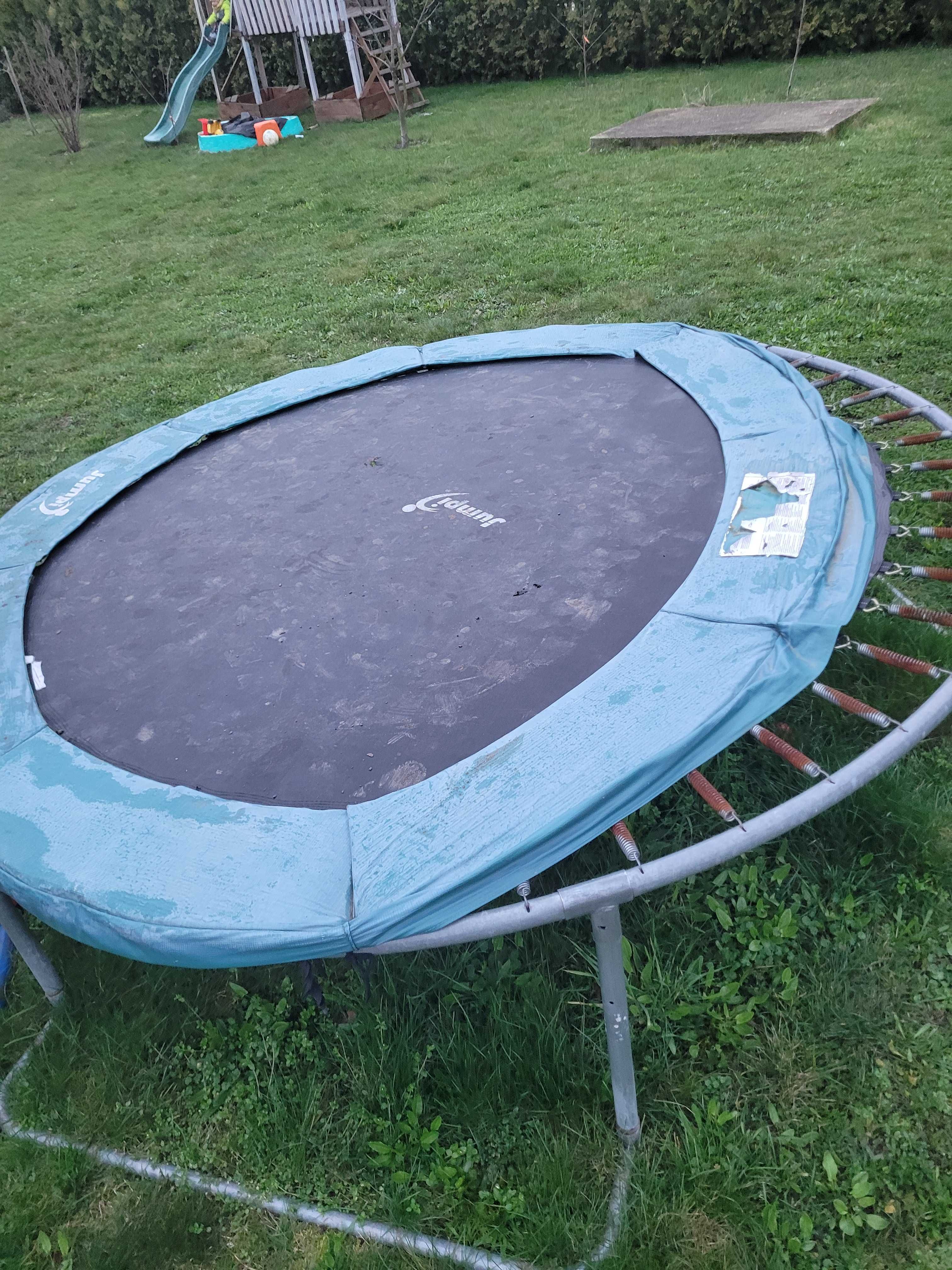 Oddam trampolinę