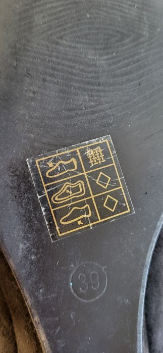 Zamszowe  balerinki na koturnie rozmiar 24