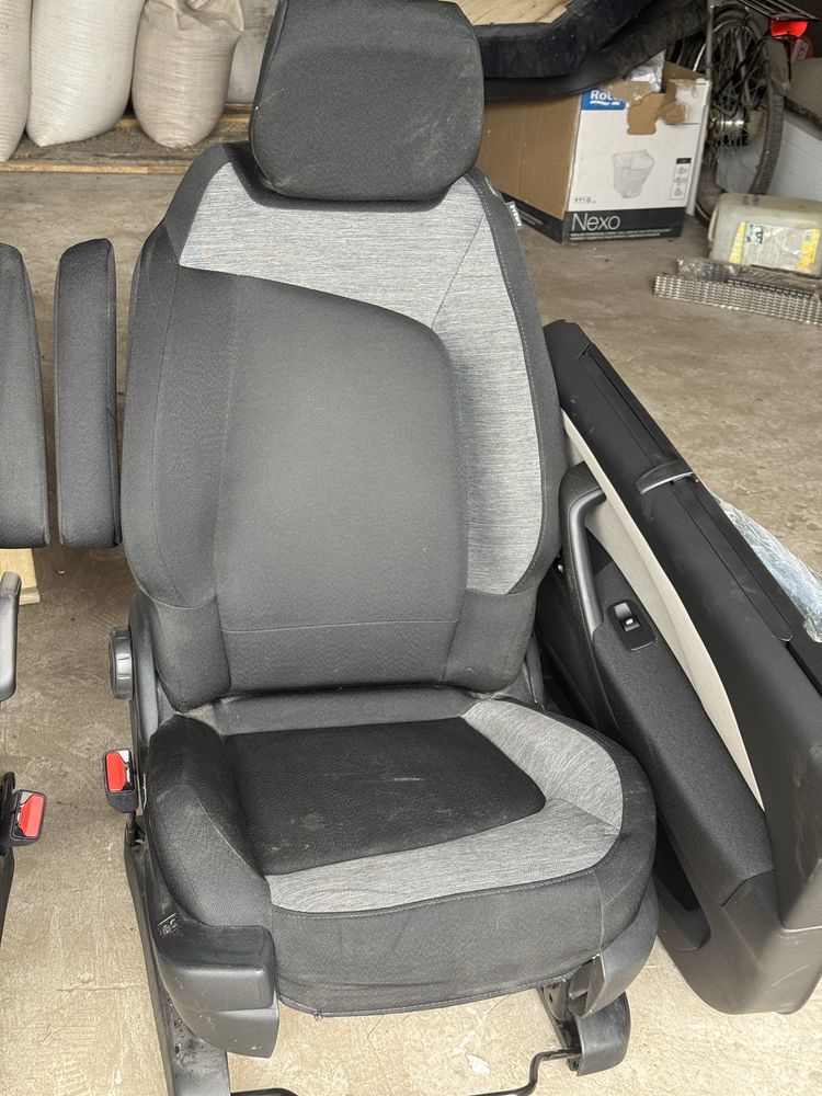 Передні сидіння,Citroen Picasso spets tyr