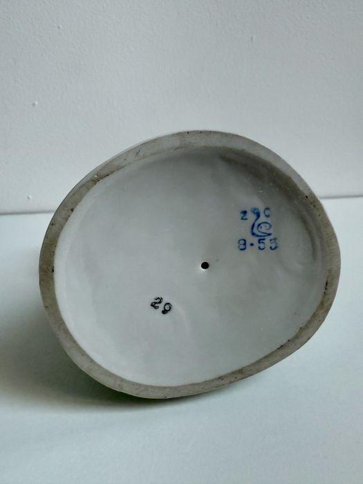 Figurka porcelana Połonne dziewczyna 1